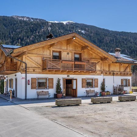Chalet Camping Fae 1 Madonna Eksteriør billede