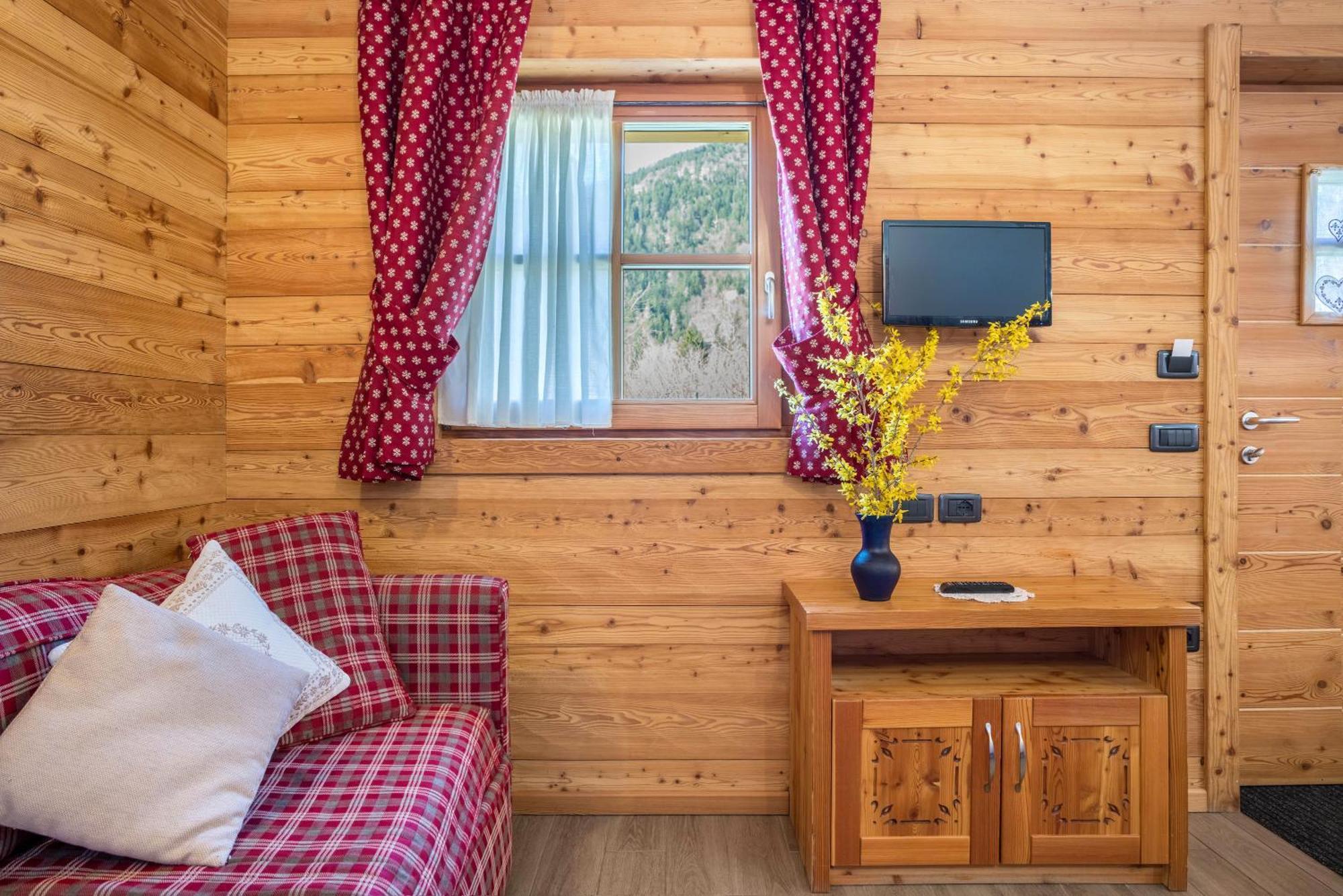 Chalet Camping Fae 1 Madonna Eksteriør billede